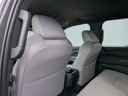 Toyota Tacoma 4WD SR5 Double Cab 6' Bed AT (Natl) 2026