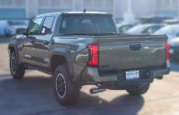 Toyota Tacoma 4WD TRD Off Road Double Cab 6' Bed AT (Natl) 2026