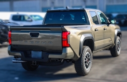 Toyota Tacoma 4WD TRD Off Road Double Cab 6' Bed AT (Natl) 2026