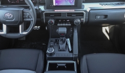 Toyota Tacoma 4WD TRD Sport Double Cab 6' Bed AT (Natl) 2026