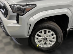 Toyota Tacoma 4WD SR5 Double Cab 6' Bed AT (Natl) 2026