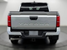 Toyota Tacoma 4WD SR5 Double Cab 6' Bed AT (Natl) 2026