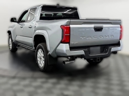 Toyota Tacoma 4WD SR5 Double Cab 6' Bed AT (Natl) 2026