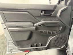Toyota Tacoma 4WD SR5 Double Cab 6' Bed AT (Natl) 2026