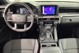 Toyota Tacoma 4WD SR5 Double Cab 6' Bed AT (Natl) 2026