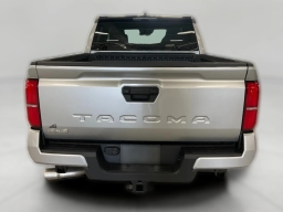 Toyota Tacoma 4WD SR5 Double Cab 5' Bed AT (Natl) 2026