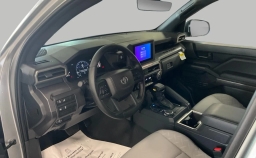 Toyota Tacoma 4WD SR5 Double Cab 5' Bed AT (Natl) 2026