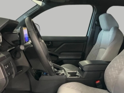 Toyota Tacoma 4WD SR5 Double Cab 5' Bed AT (Natl) 2026