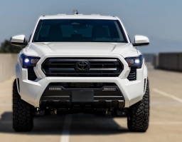 Toyota Tacoma 4WD SR5 Double Cab 6' Bed AT (Natl) 2026