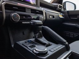Toyota Tacoma 4WD SR5 Double Cab 6' Bed AT (Natl) 2026