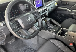 Toyota Tacoma 4WD SR5 Double Cab 6' Bed AT (Natl) 2026