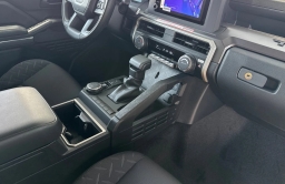 Toyota Tacoma 4WD SR5 Double Cab 6' Bed AT (Natl) 2026