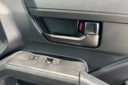 Toyota Tacoma 4WD SR5 Double Cab 6' Bed AT (Natl) 2026