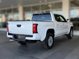 Toyota Tacoma 4WD SR5 Double Cab 6' Bed AT (Natl) 2026