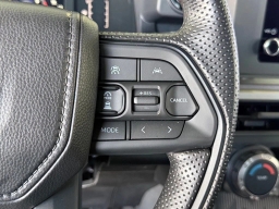 Toyota Tacoma 4WD SR5 Double Cab 6' Bed AT (Natl) 2026