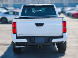 Toyota Tacoma 4WD SR5 Double Cab 5' Bed AT (Natl) 2026
