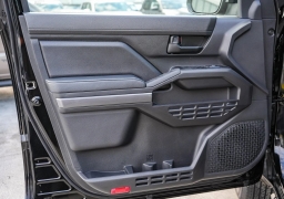 Toyota Tacoma 4WD SR5 Double Cab 5' Bed AT (Natl) 2026
