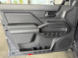 Toyota Tacoma 4WD SR5 Double Cab 6' Bed AT (Natl) 2026