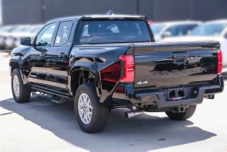 Toyota Tacoma 4WD SR5 Double Cab 5' Bed AT (Natl) 2026