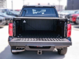 Toyota Tacoma 4WD SR5 Double Cab 5' Bed AT (Natl) 2026