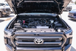 Toyota Tacoma 4WD SR5 Double Cab 5' Bed AT (Natl) 2026