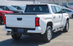 Toyota Tacoma 4WD SR5 Double Cab 5' Bed AT (Natl) 2026