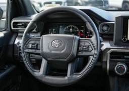 Toyota Tacoma 4WD SR5 Double Cab 5' Bed AT (Natl) 2026