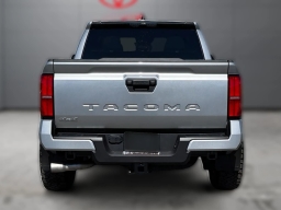 Toyota Tacoma 4WD SR5 Double Cab 5' Bed AT (Natl) 2026