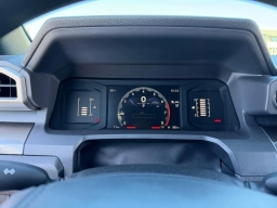 Toyota Tacoma 4WD SR5 Double Cab 5' Bed AT (Natl) 2026