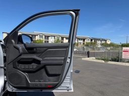 Toyota Tacoma 4WD SR5 Double Cab 5' Bed AT (Natl) 2026