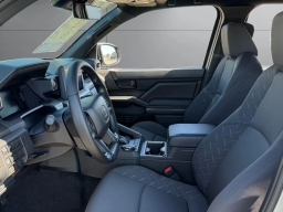 Toyota Tacoma 4WD SR5 Double Cab 5' Bed AT (Natl) 2026