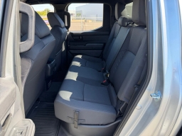 Toyota Tacoma 4WD SR5 Double Cab 5' Bed AT (Natl) 2026