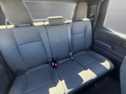 Toyota Tacoma 4WD SR5 Double Cab 5' Bed AT (Natl) 2026