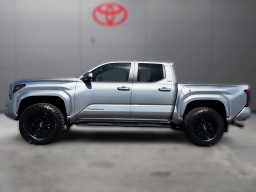 Toyota Tacoma 4WD SR5 Double Cab 5' Bed AT (Natl) 2026
