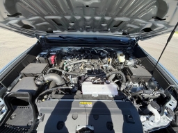 Toyota Tacoma 4WD SR5 Double Cab 5' Bed AT (Natl) 2026