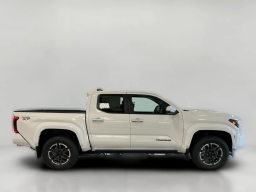 Toyota Tacoma 4WD TRD Sport Double Cab 5' Bed AT (Natl) 2026