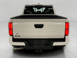 Toyota Tacoma 4WD TRD Sport Double Cab 5' Bed AT (Natl) 2026