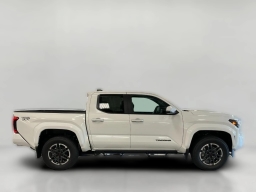 Toyota Tacoma 4WD TRD Sport Double Cab 5' Bed AT (Natl) 2026