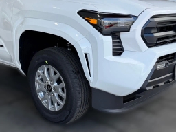 Toyota Tacoma 4WD SR5 Double Cab 6' Bed AT (Natl) 2026
