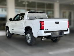 Toyota Tacoma 4WD SR5 Double Cab 6' Bed AT (Natl) 2026