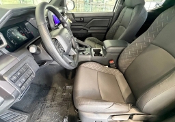 Toyota Tacoma 4WD SR5 Double Cab 6' Bed AT (Natl) 2026