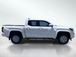 Toyota Tacoma 4WD SR5 Double Cab 5' Bed AT (Natl) 2026
