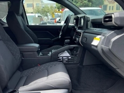 Toyota Tacoma 2WD SR XtraCab 6' Bed AT (Natl) 2026