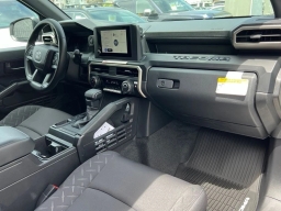 Toyota Tacoma 2WD SR XtraCab 6' Bed AT (Natl) 2026