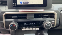 Toyota Tacoma 2WD SR XtraCab 6' Bed AT (Natl) 2026