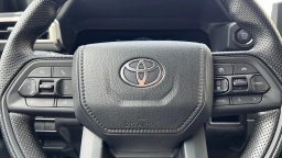 Toyota Tacoma 2WD SR XtraCab 6' Bed AT (Natl) 2026
