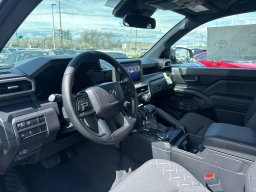 Toyota Tacoma 4WD SR XtraCab 6' Bed AT (Natl) 2026
