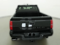 Toyota Tacoma 2WD SR5 Double Cab 5' Bed AT (Natl) 2026