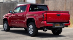 Toyota Tacoma 2WD SR5 Double Cab 5' Bed AT (Natl) 2026