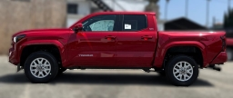 Toyota Tacoma 2WD SR5 Double Cab 5' Bed AT (Natl) 2026